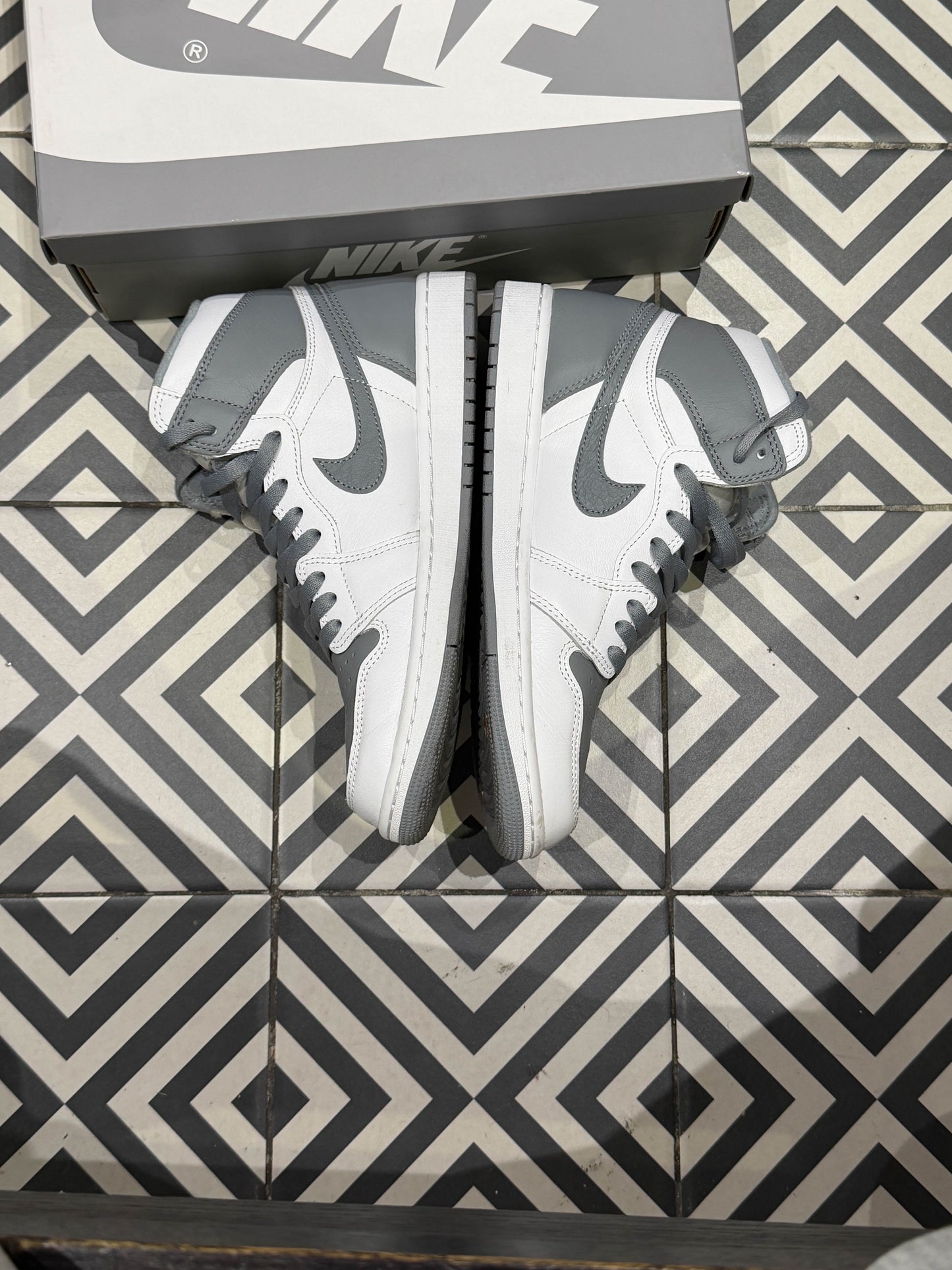 Jordan 1 High Stealth (Taille 42,5)