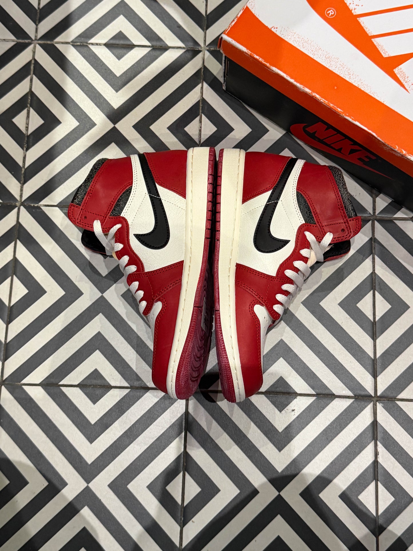 Jordan 1 High Lost And Found (Taille 40)