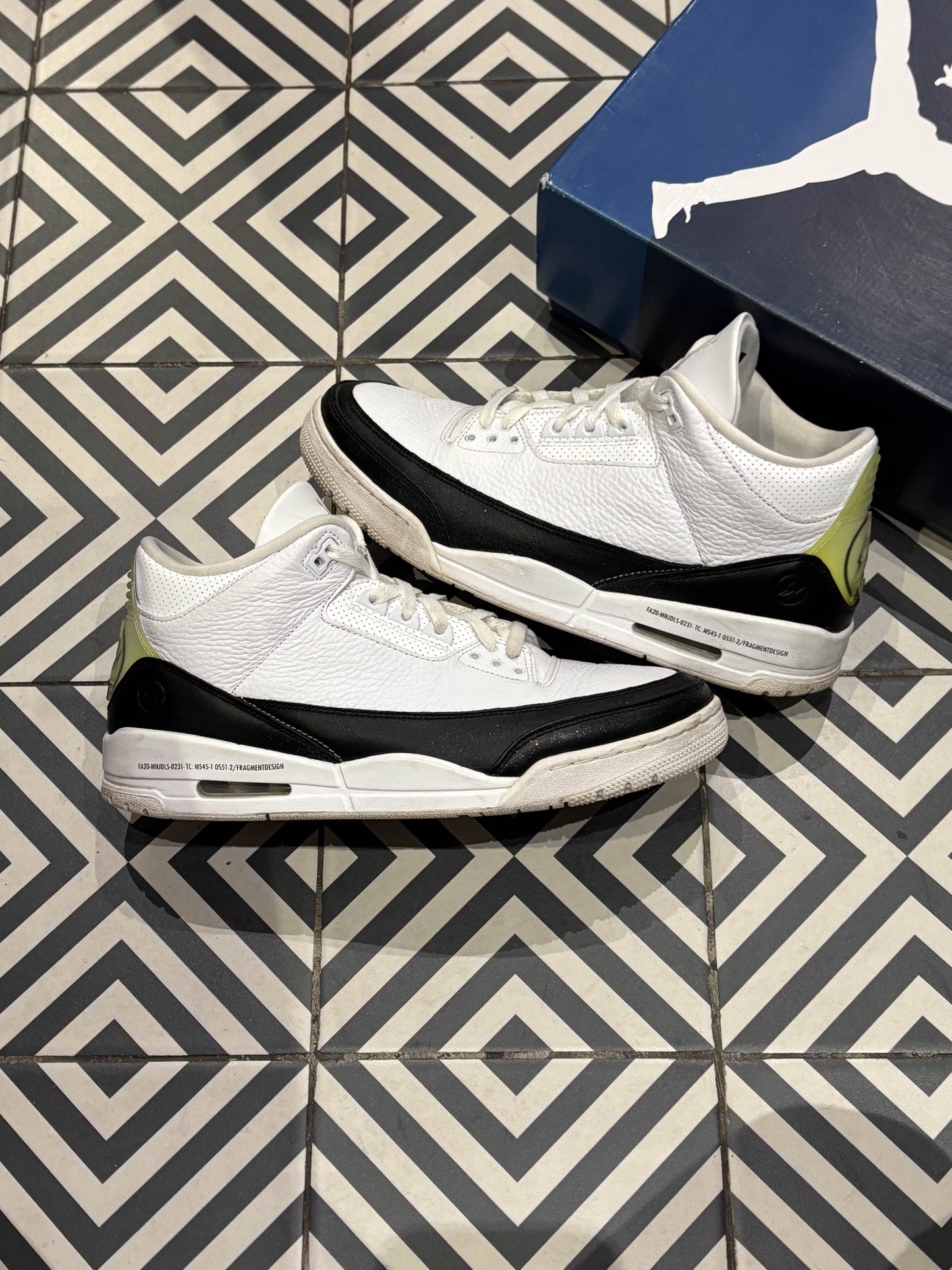 Jordan 3 Fragment (Taille 45,5)