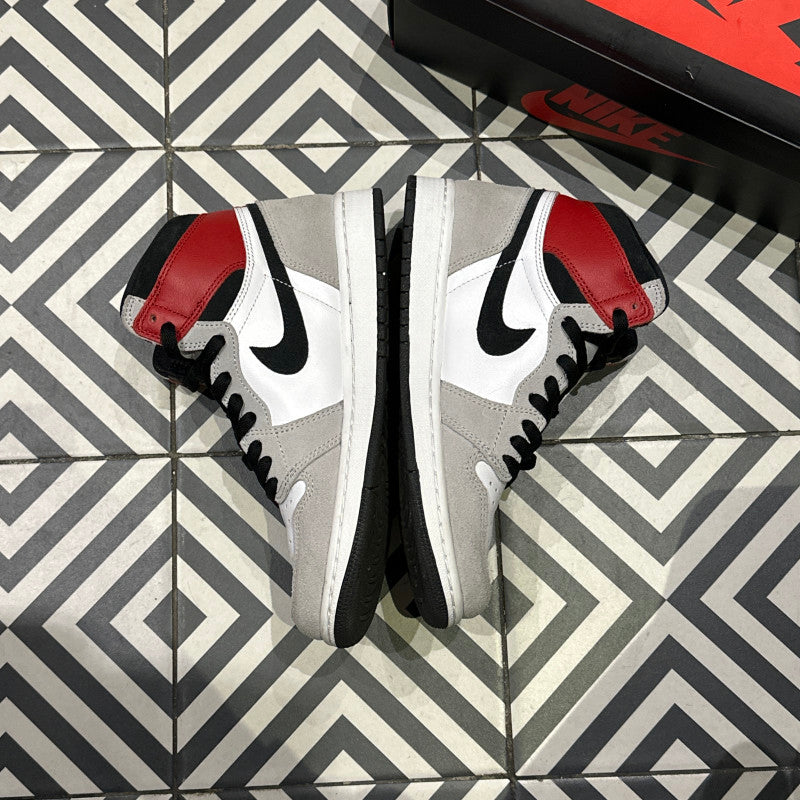 Jordan 1 High Smoke grey (Taille 40,5)