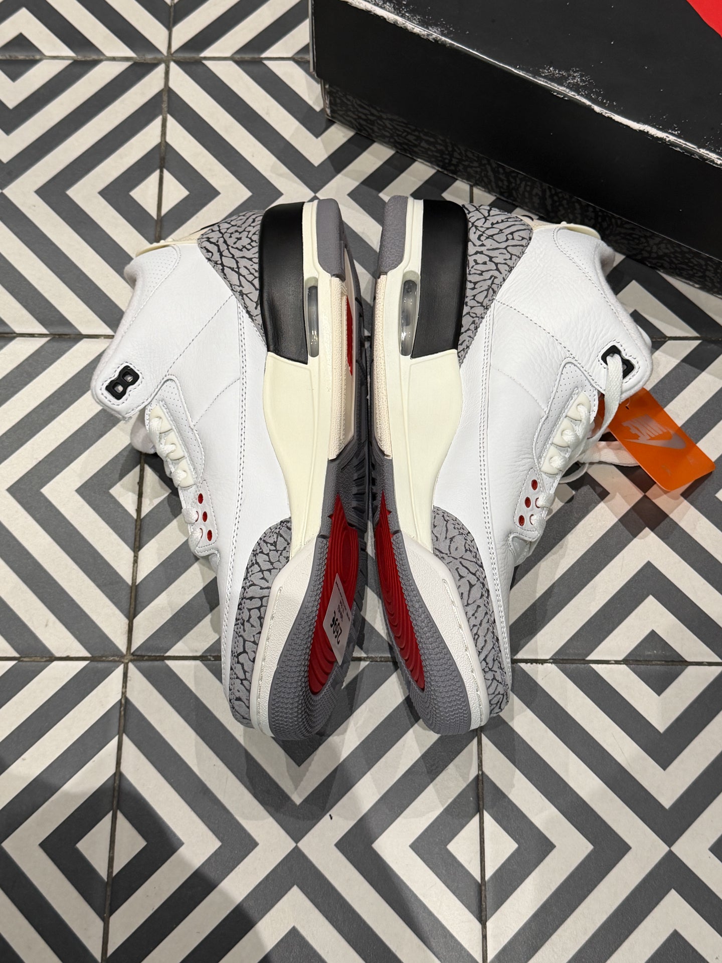 Jordan 3 White Cement Reimagined (Taille 45,5)