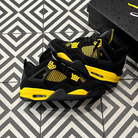 Jordan 4 Thunder (Taille 44,5)