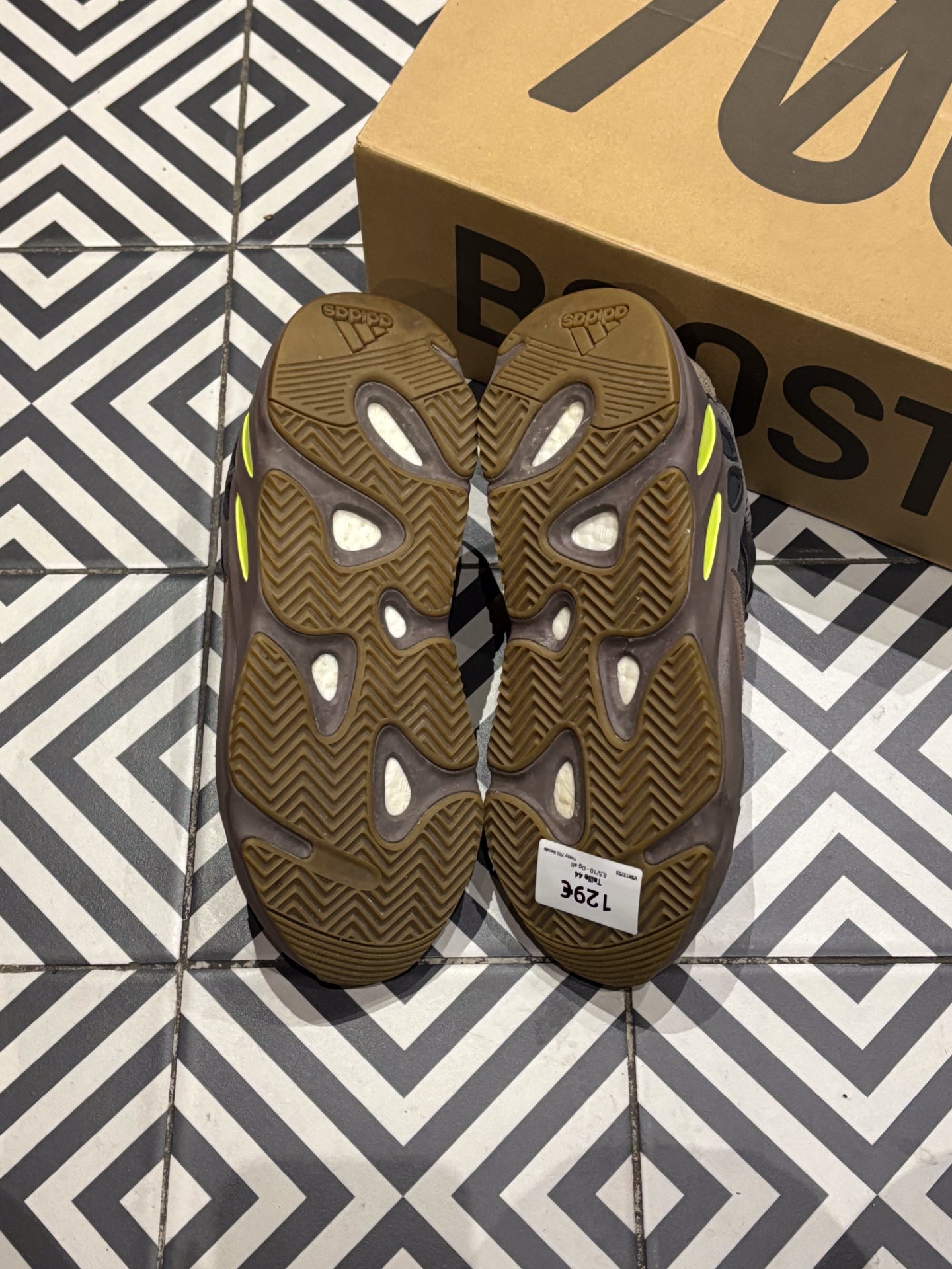 Yeezy 700 Geode (Taille 44)