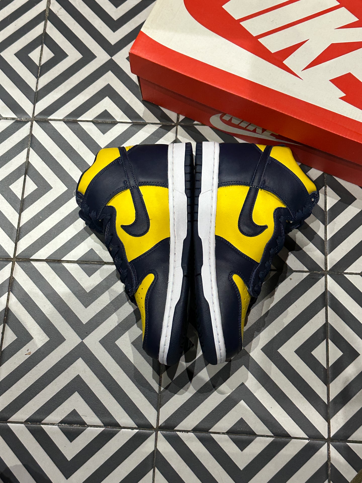 NIKE DUNK HIGH Michigan (Taille 41)