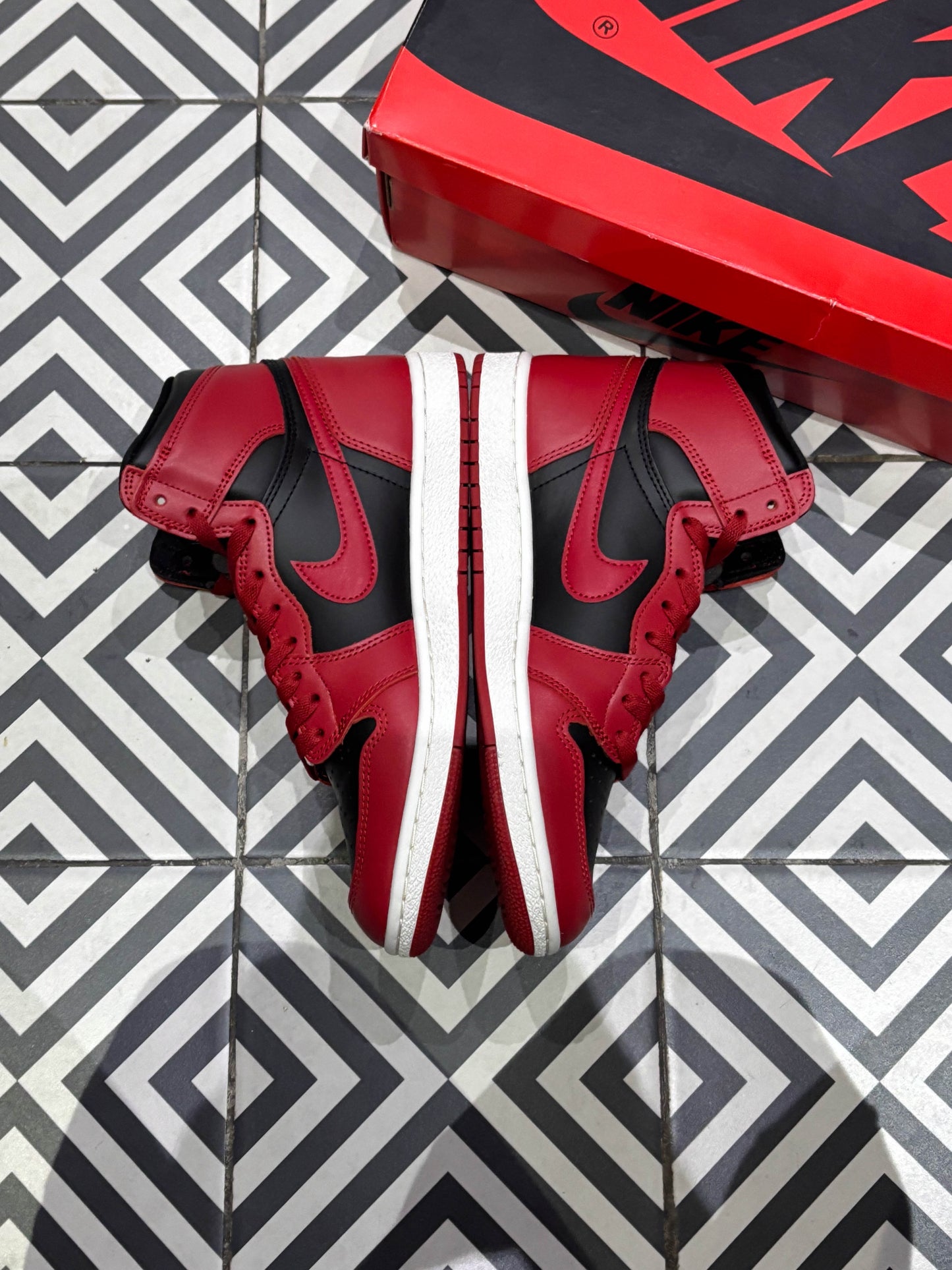 Jordan 1 High 85 Varsity Red (Taille 42,5)