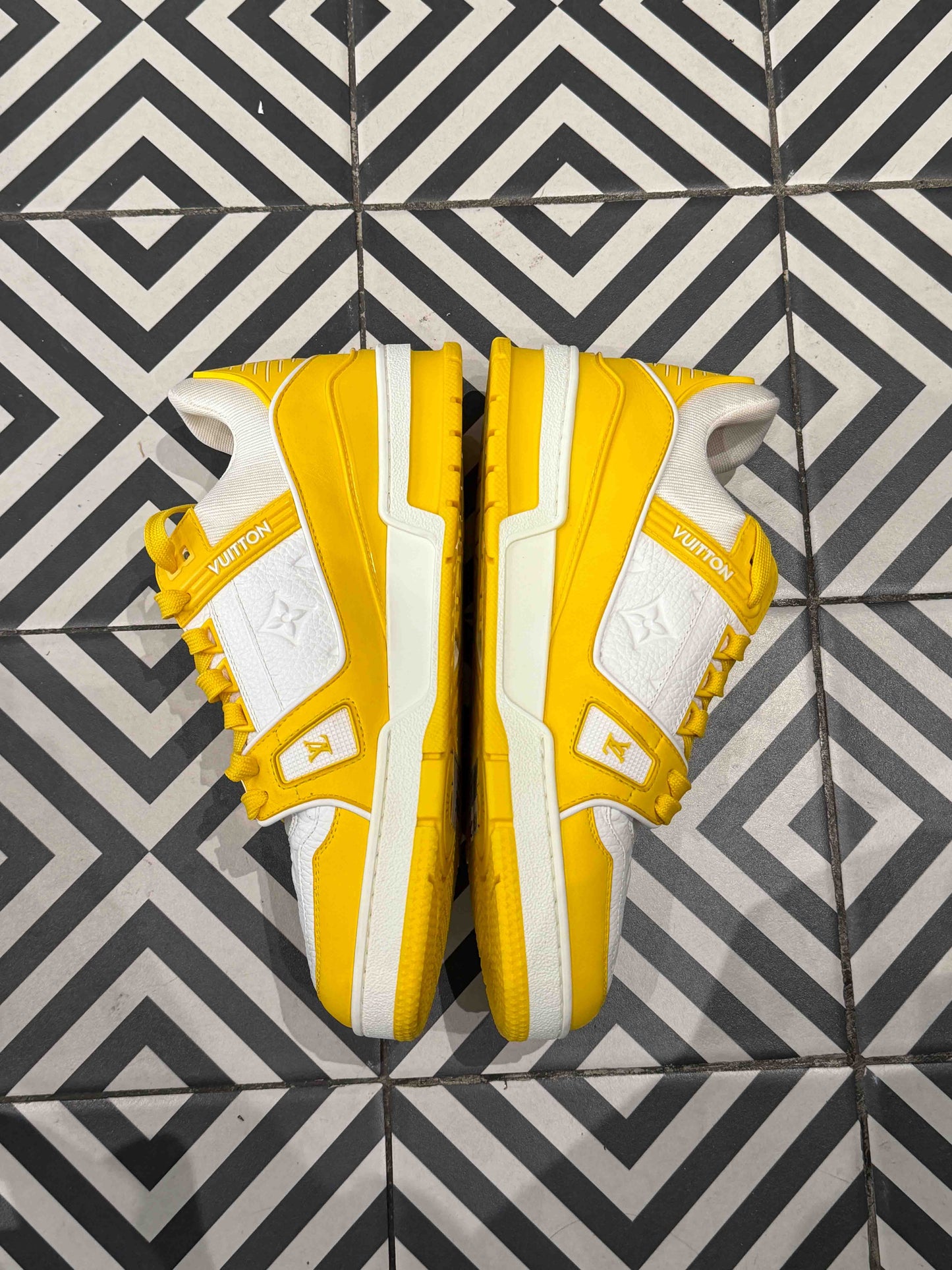 Louis Vuitton Trainer Yellow (Taille 42)