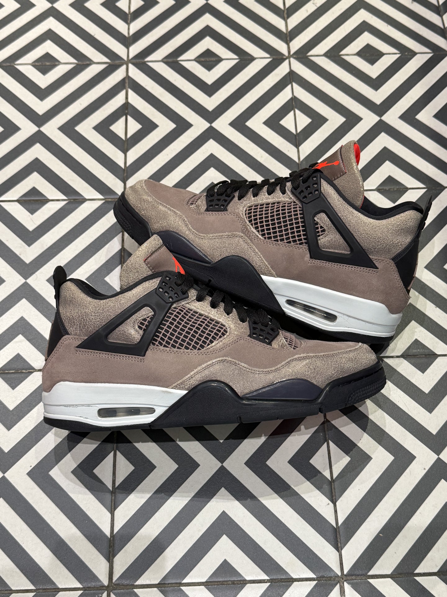 Jordan 4 Taupe Haze (Taille 45)