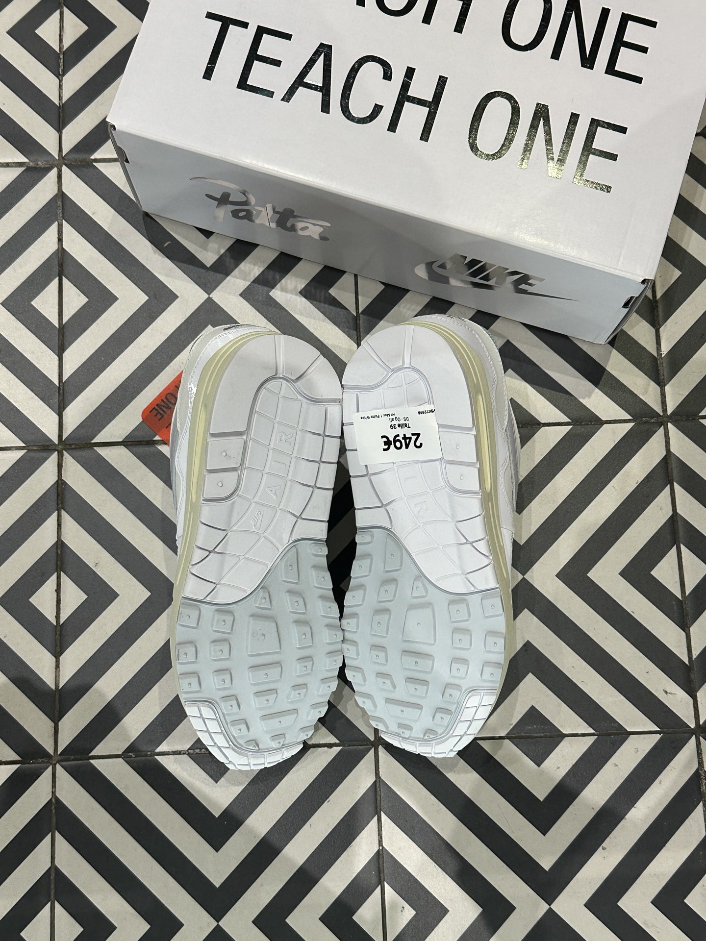 Air Max 1 Patta White (Taille 39)