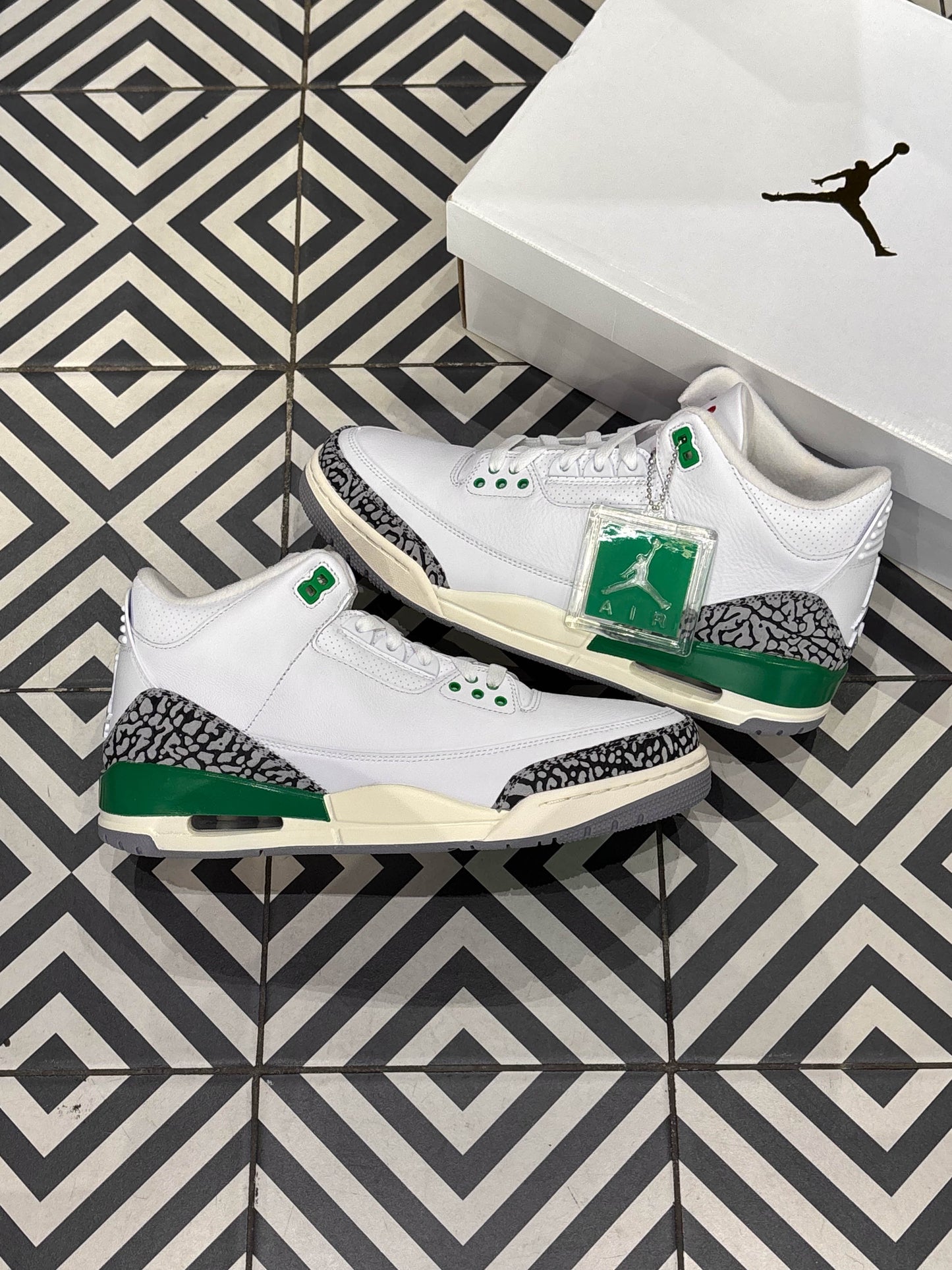 Jordan 3 Lucky Green (Taille 44)