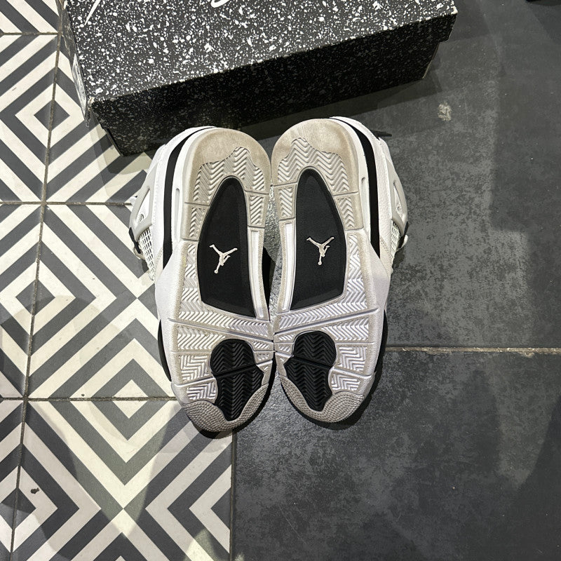 Jordan 4 Military Black (Taille 40)