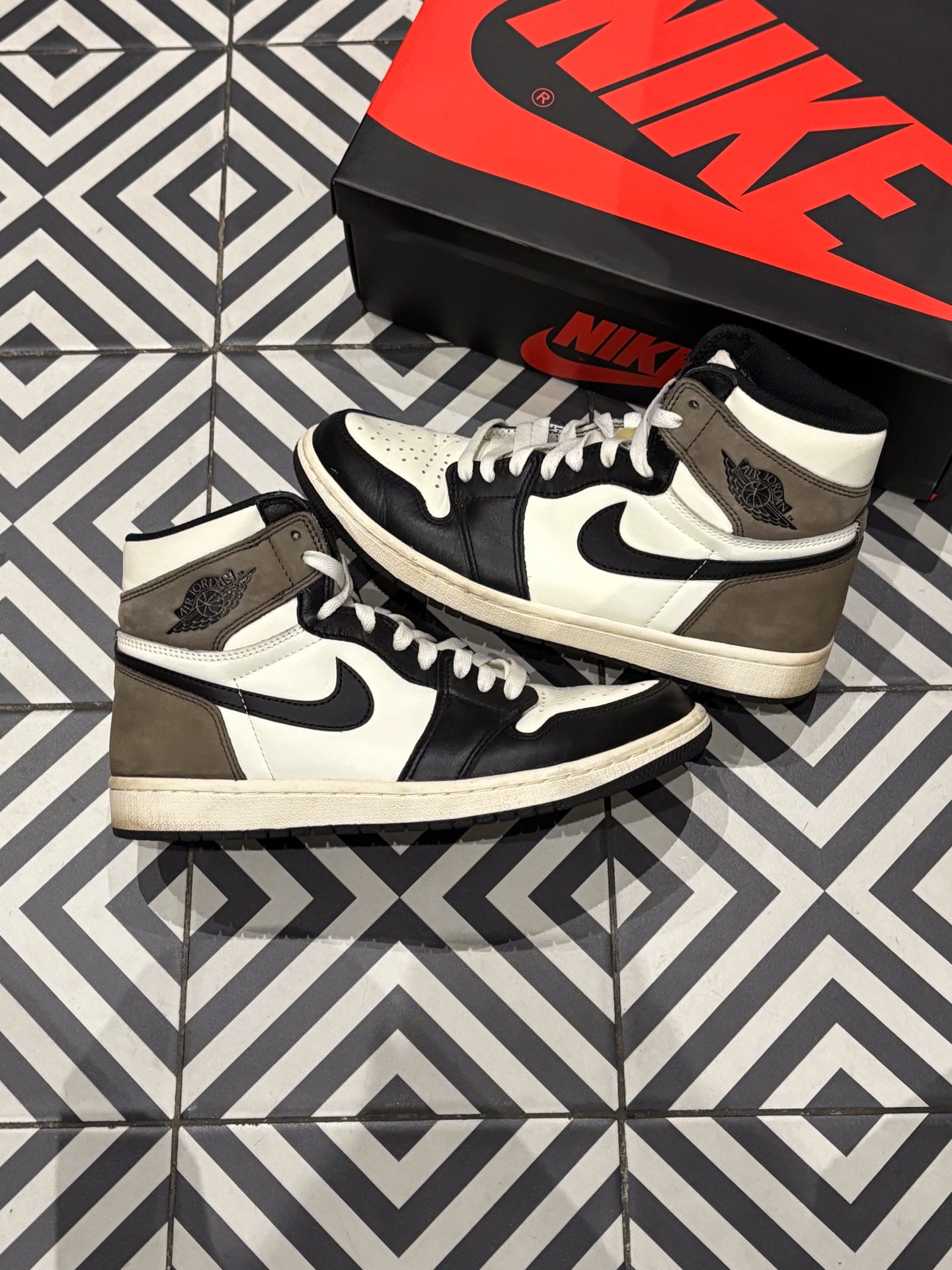 Jordan 1 High Mocha (41)