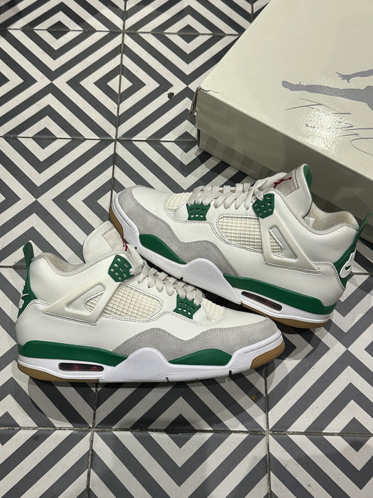 JORDAN 4 SB Pine Green (44,5)