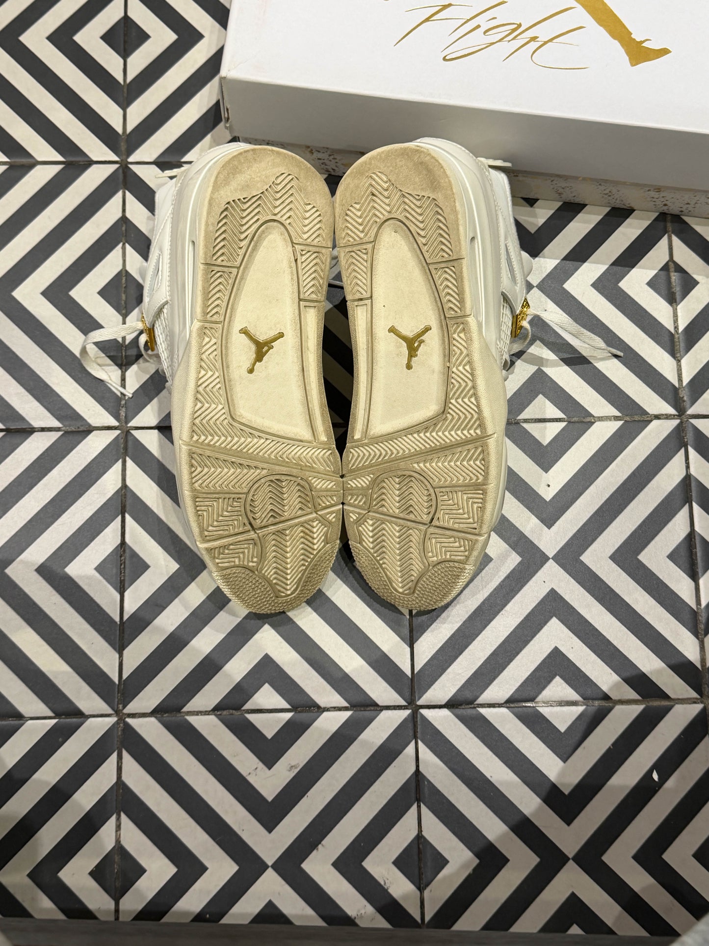 Jordan 4 Metallic Gold (Taille 44,5)