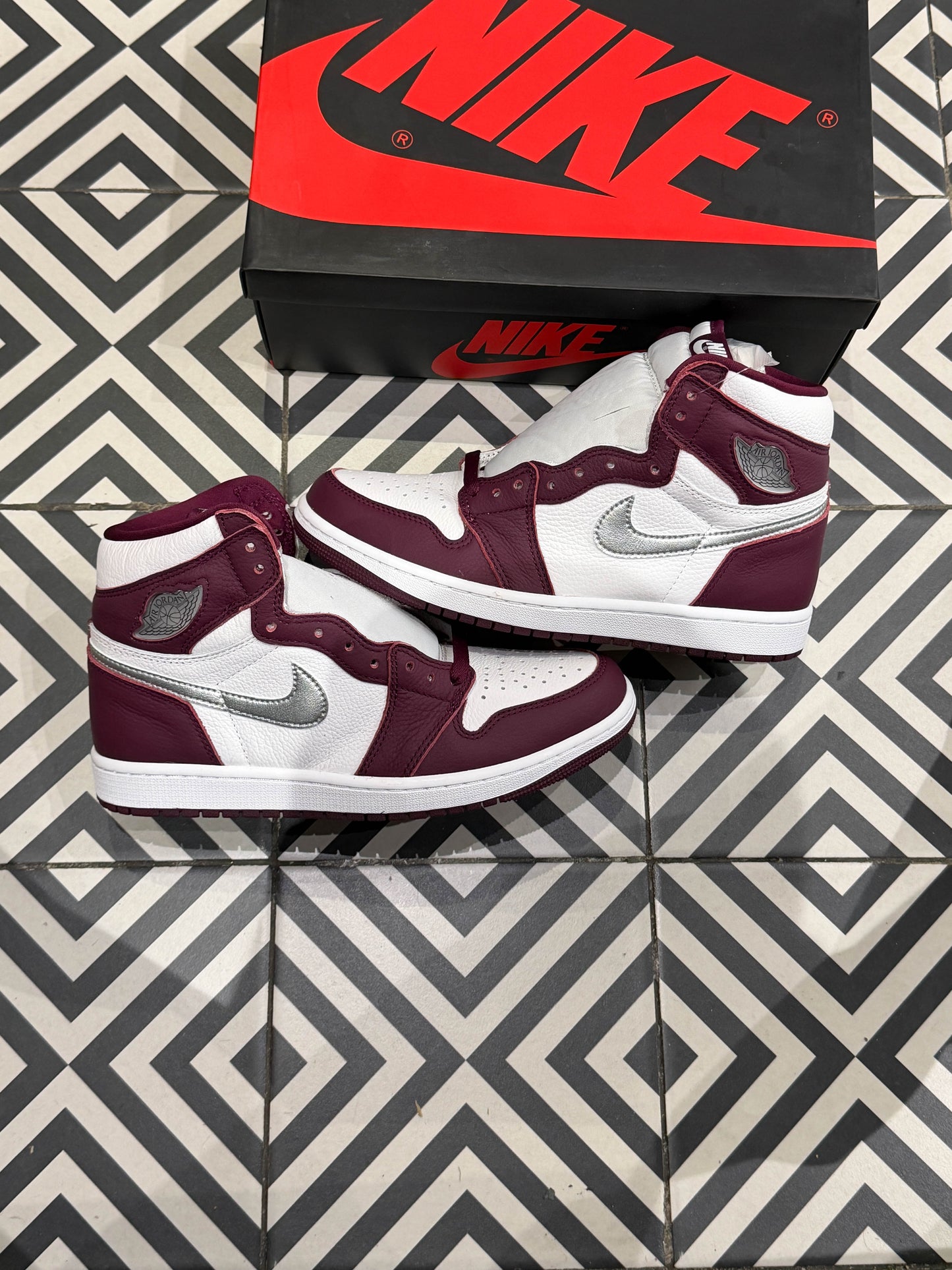 Jordan 1 High Bordeaux (Taille 41)