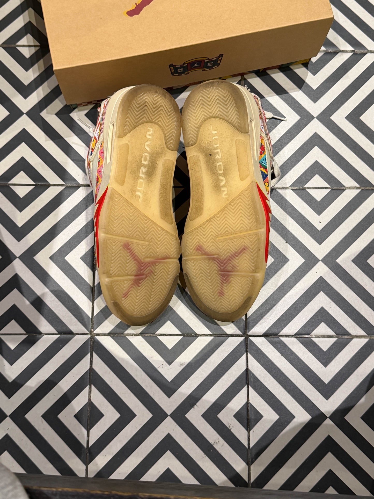 Jordan 5 Low Chinese new year (Taille 42,5)