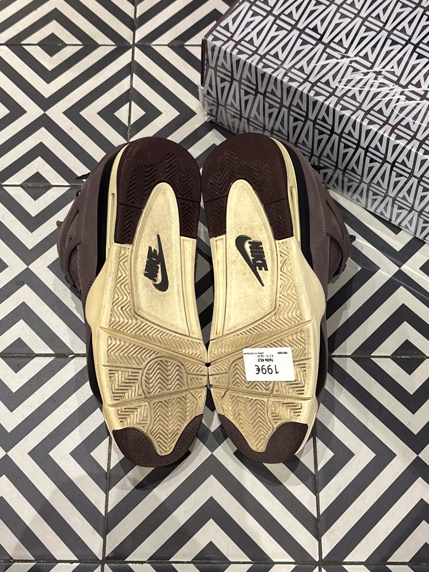 Jordan 4 A Ma Maniere (45,5)