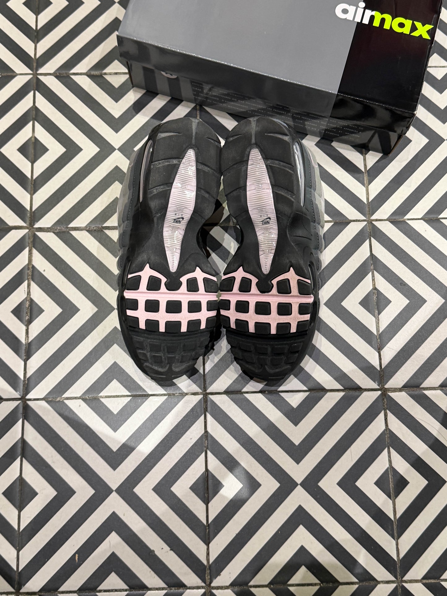 Air Max 95 Pink Foam (Taille 40,5)