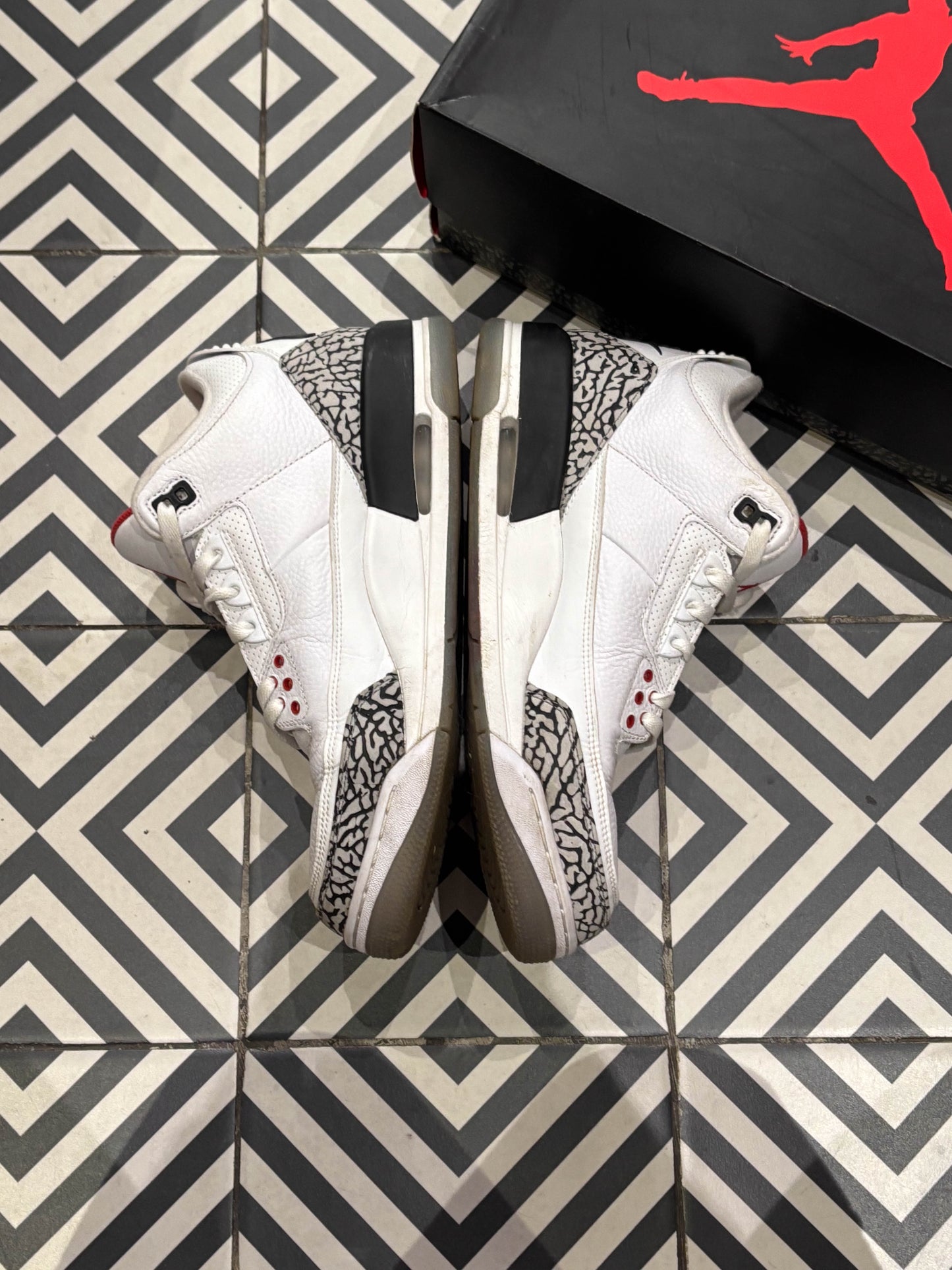 Jordan 3 Free Throw Line (Taille 44,5)