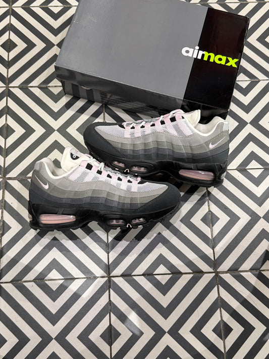 Air Max 95 Pink Foam (Taille 40,5)