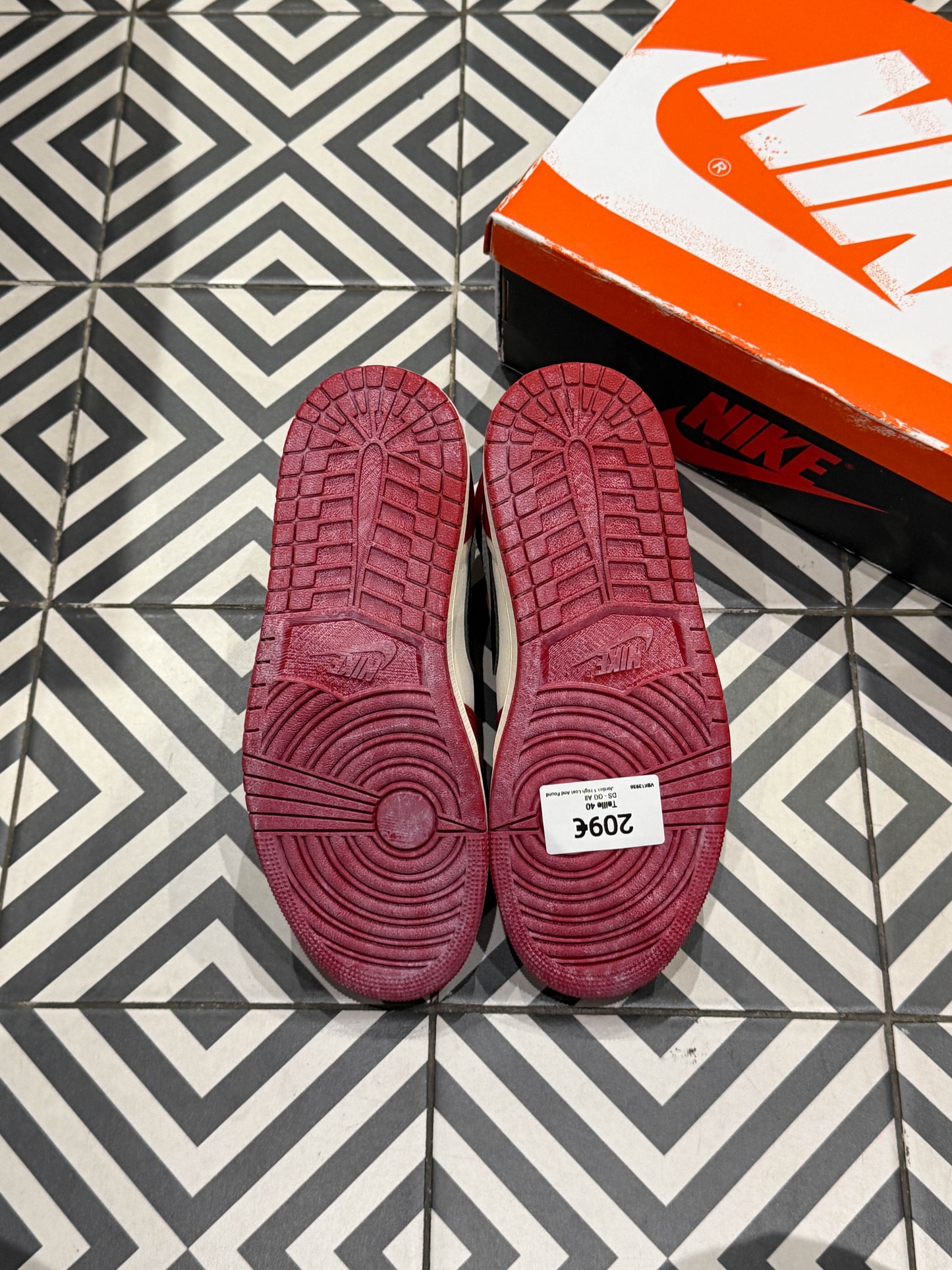 Jordan 1 High Lost And Found (Taille 40)