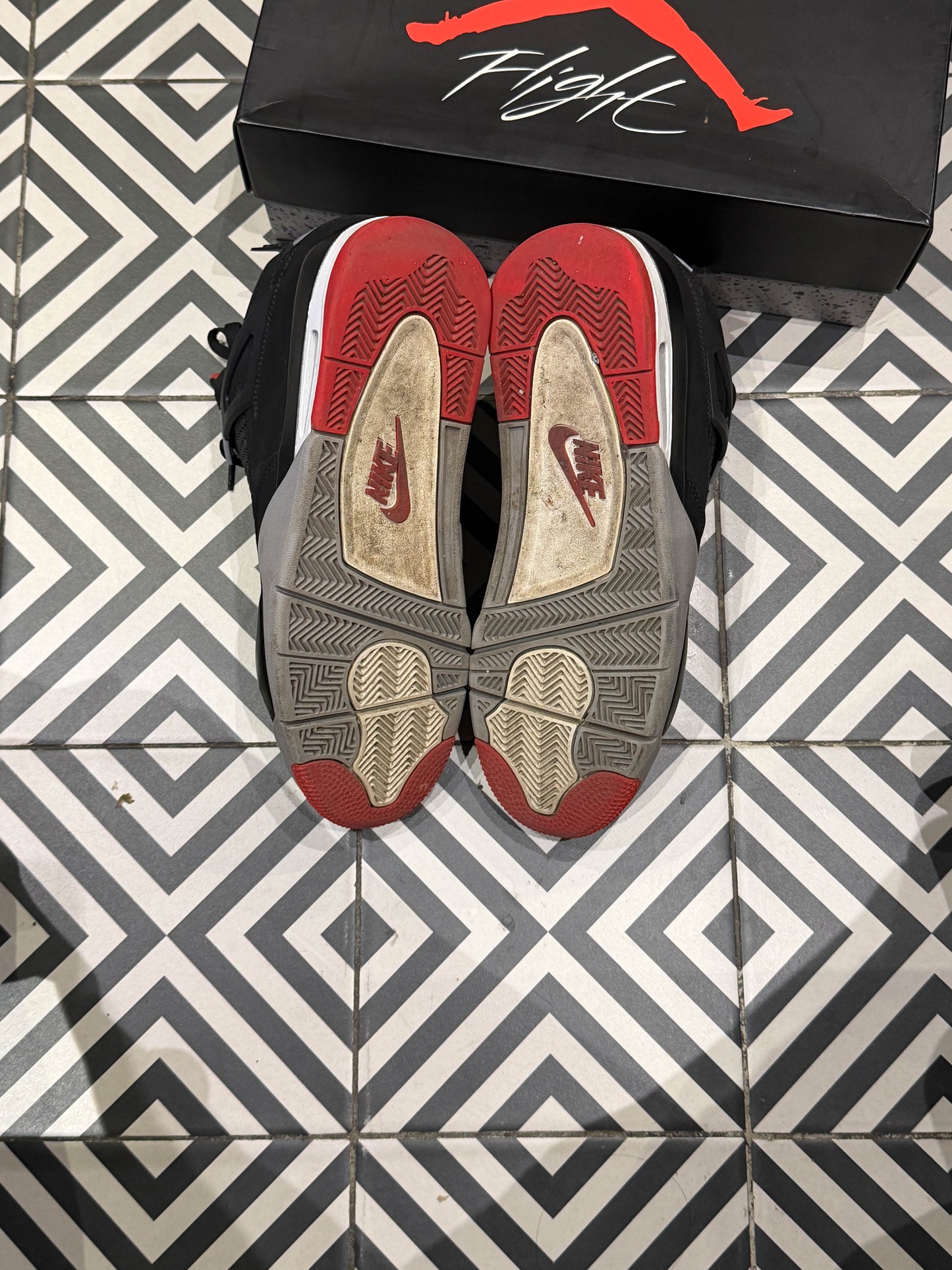 Jordan 4 Bred 2019 (Taille 45)