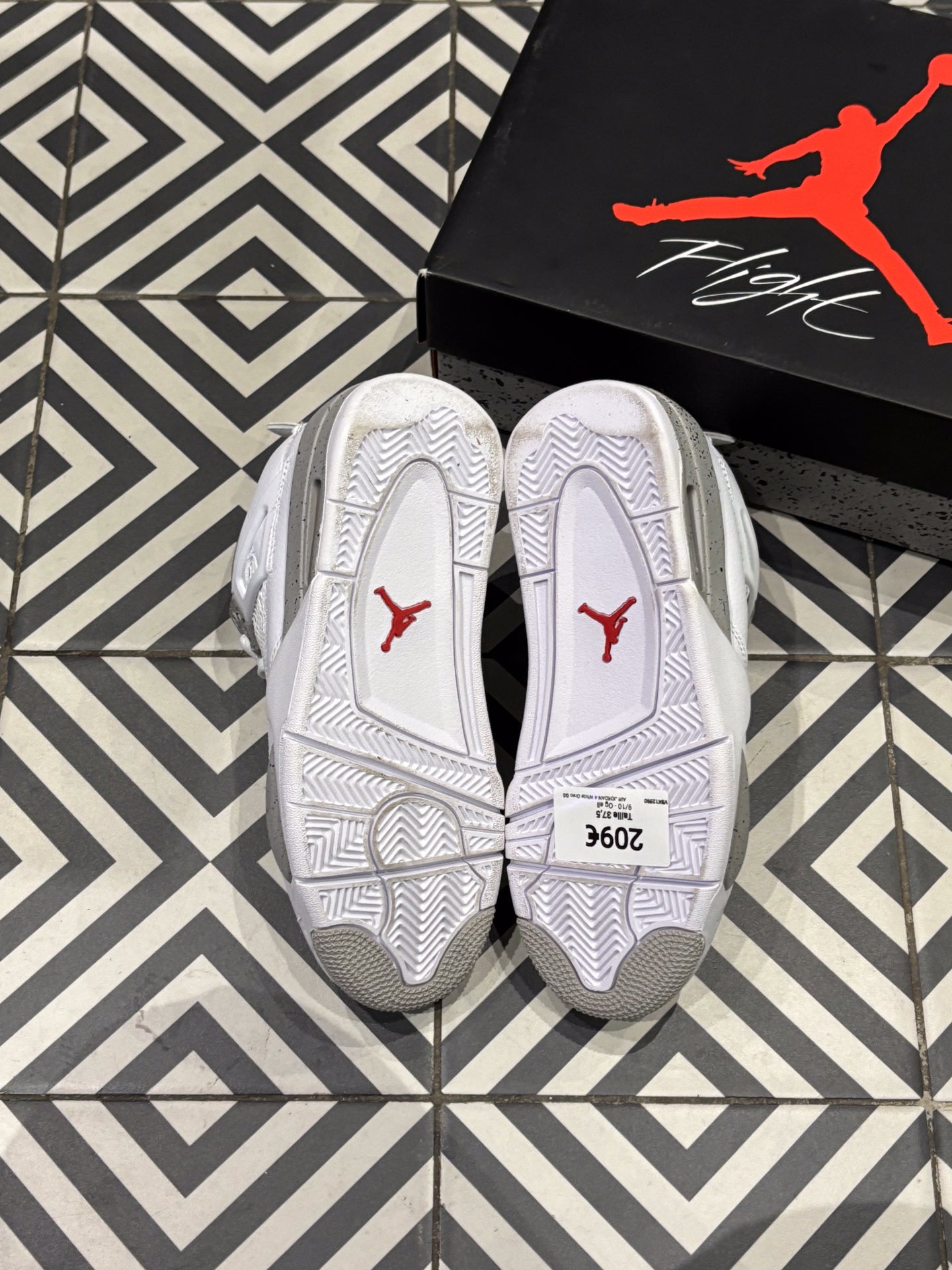 AIR JORDAN 4 White Oreo GS (Taille 37,5)