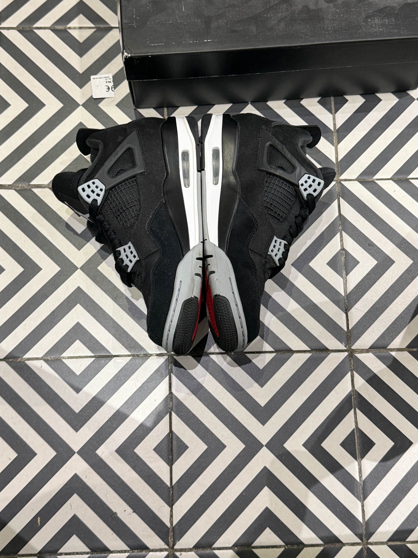 Jordan 4 Black Canvas (Taille 40)