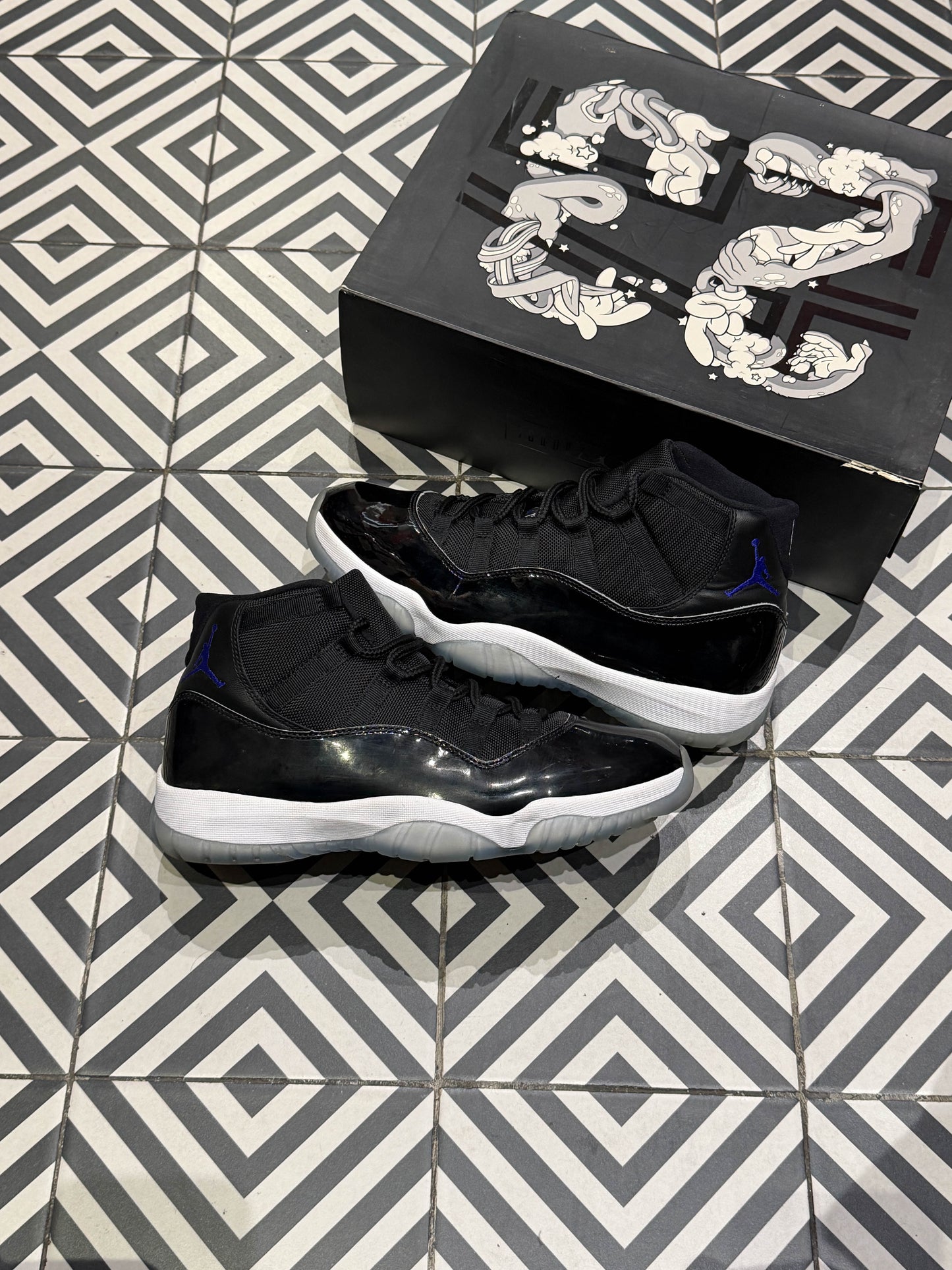 Jordan 11 SpaceJam (Taille 44,5)