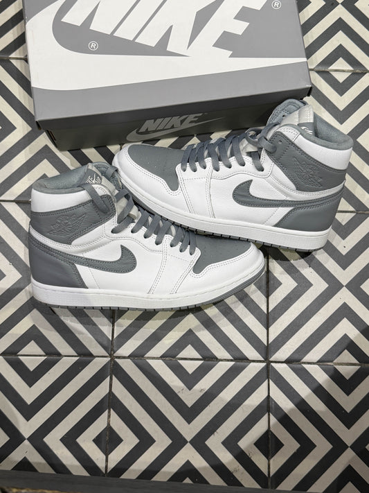 Jordan 1 High Stealth (Taille 42,5)