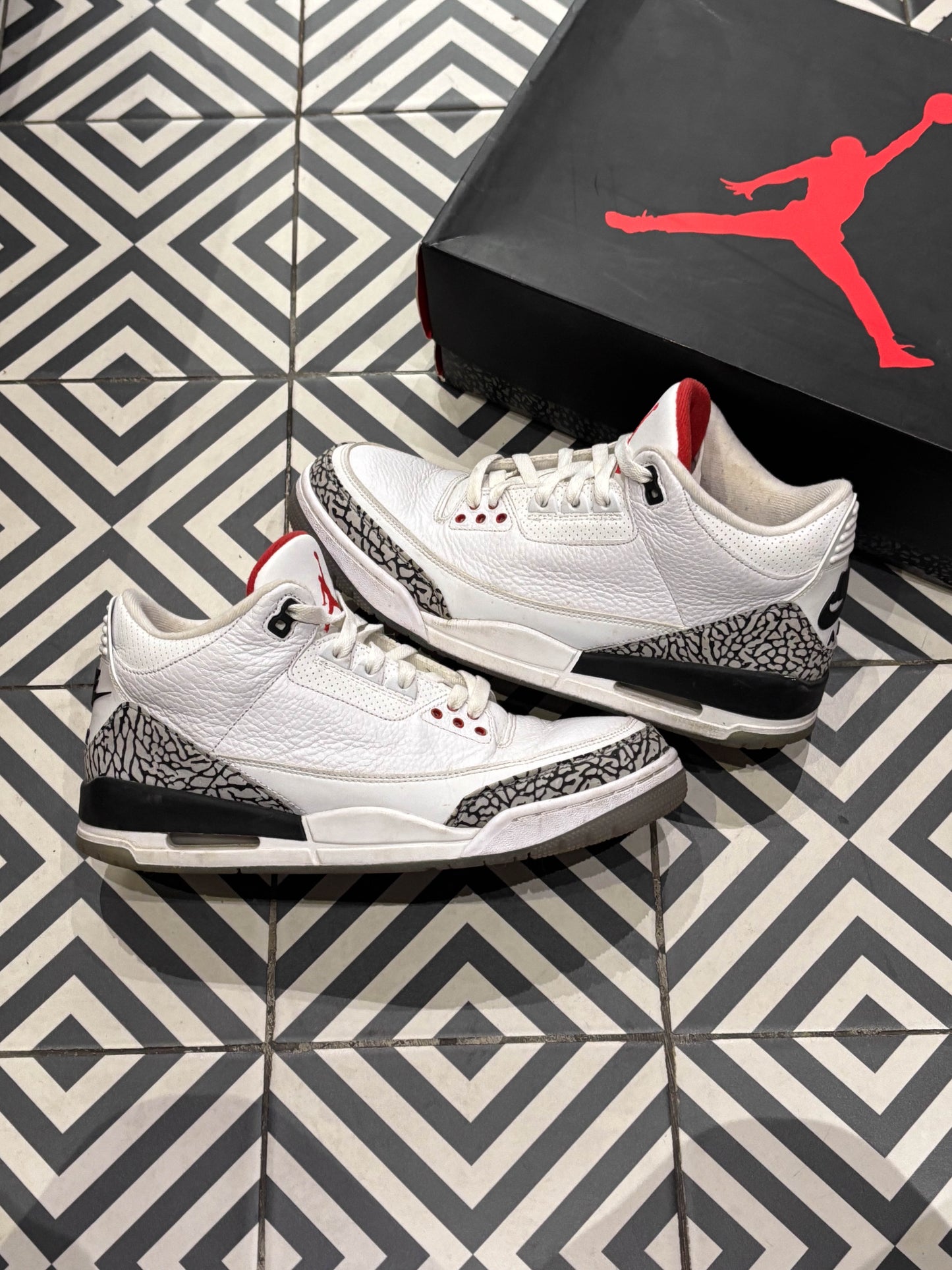 Jordan 3 Free Throw Line (Taille 44,5)