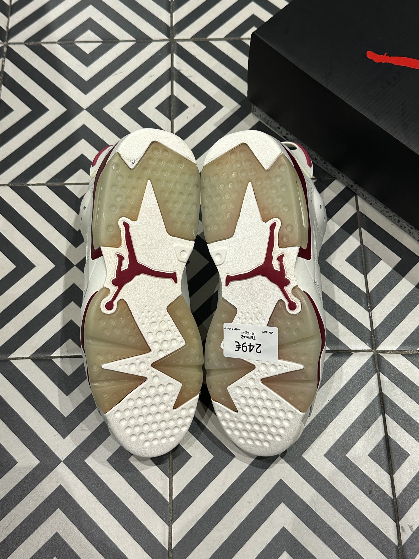 Jordan 6 Marron (42)