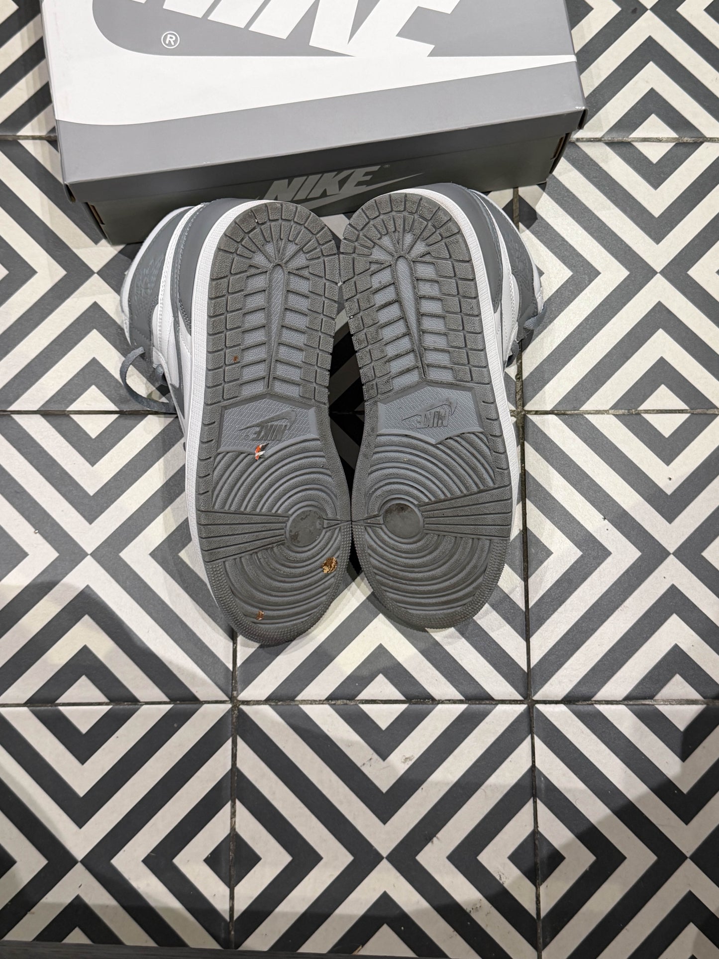 Jordan 1 High Stealth (Taille 42,5)