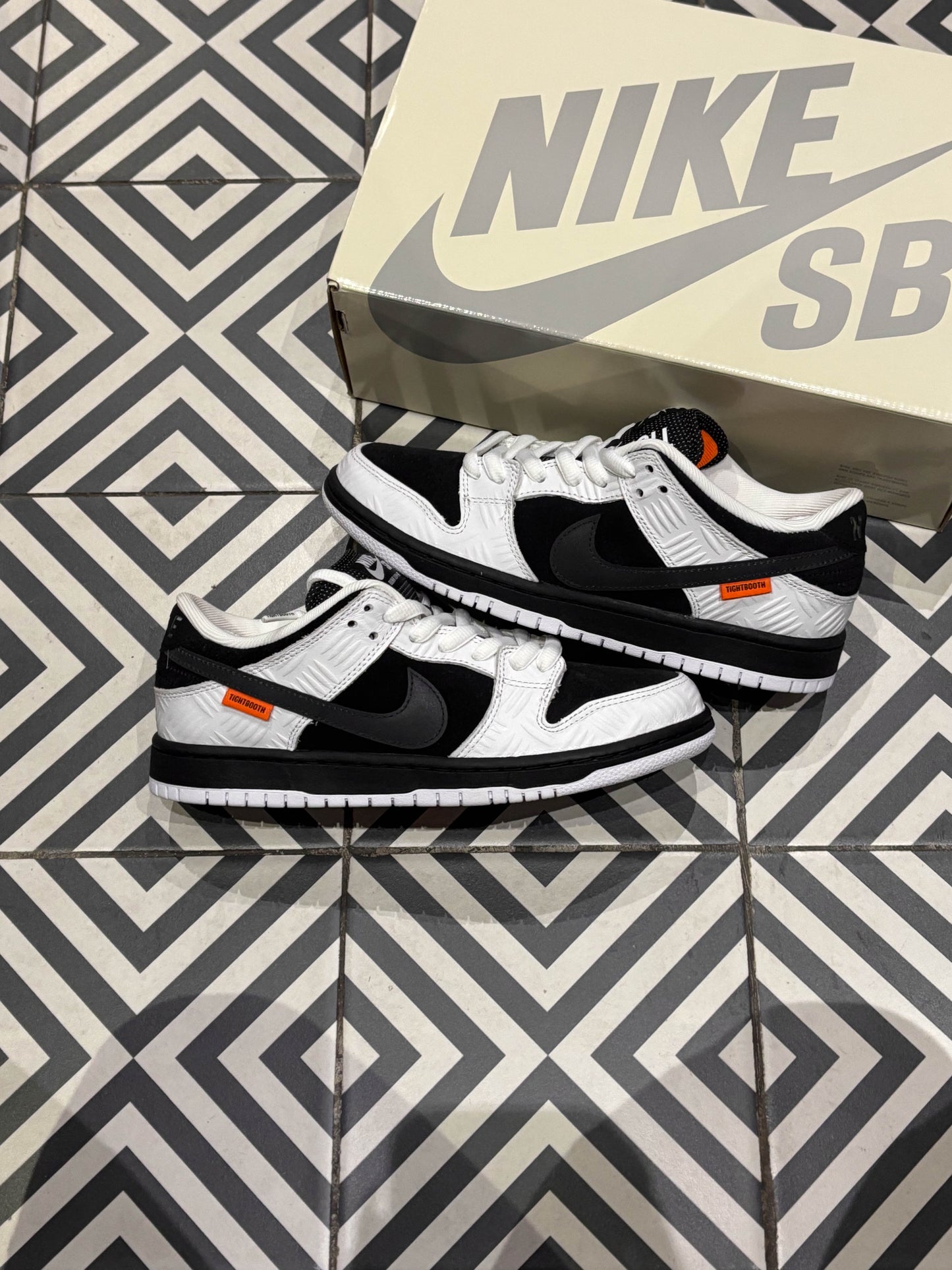 Dunk SB Tightbooth (Taille 40)