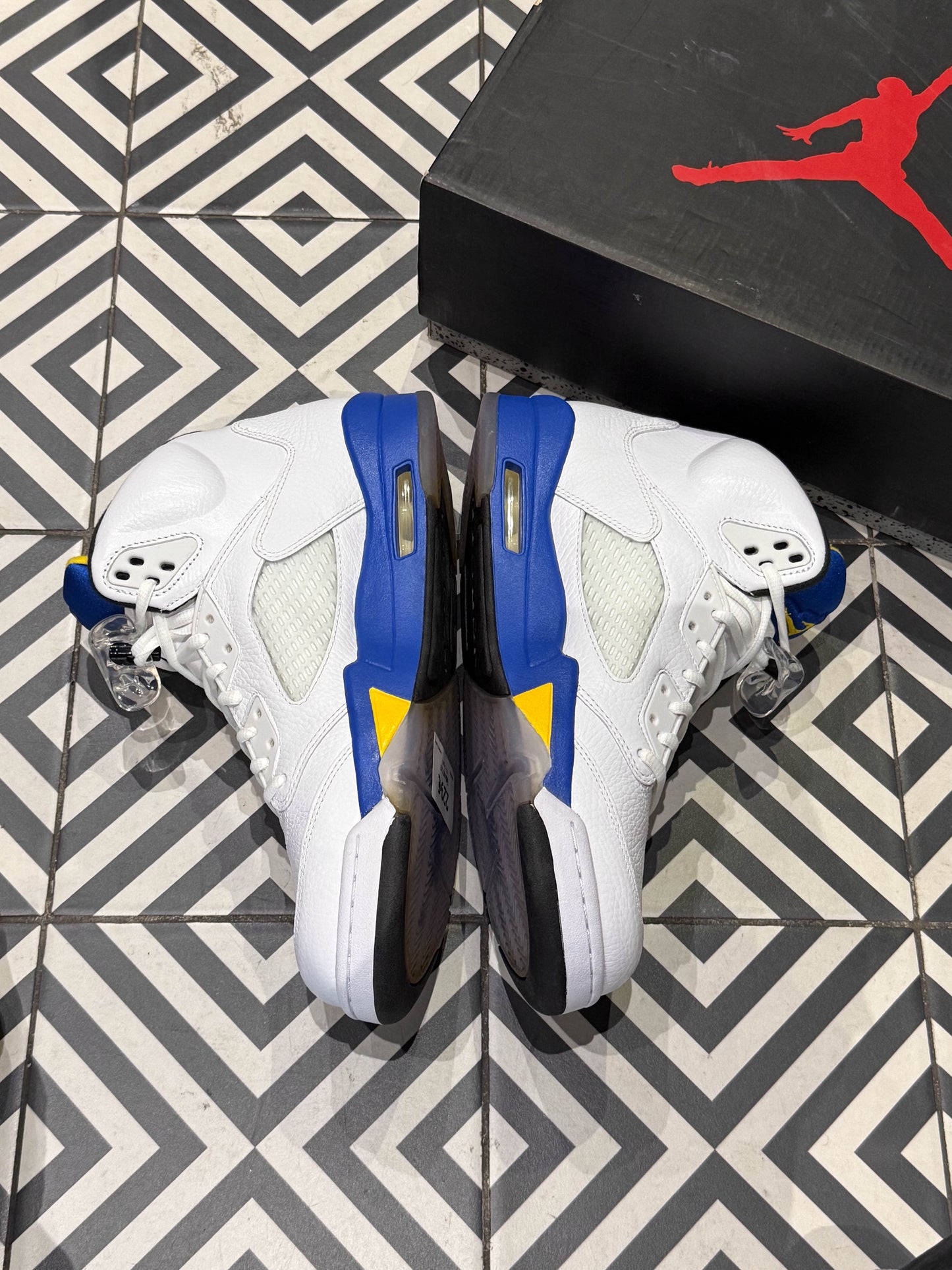 Jordan 5 Laney (Taille 45 1/3)