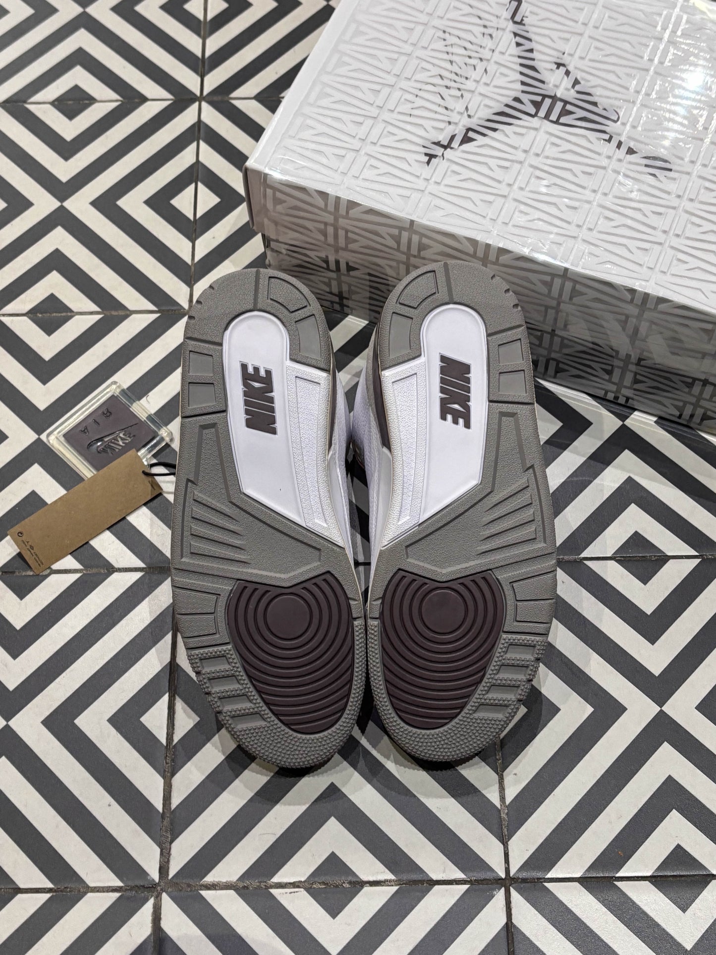 Jordan 3 A Ma Manière (Taille 42,5)