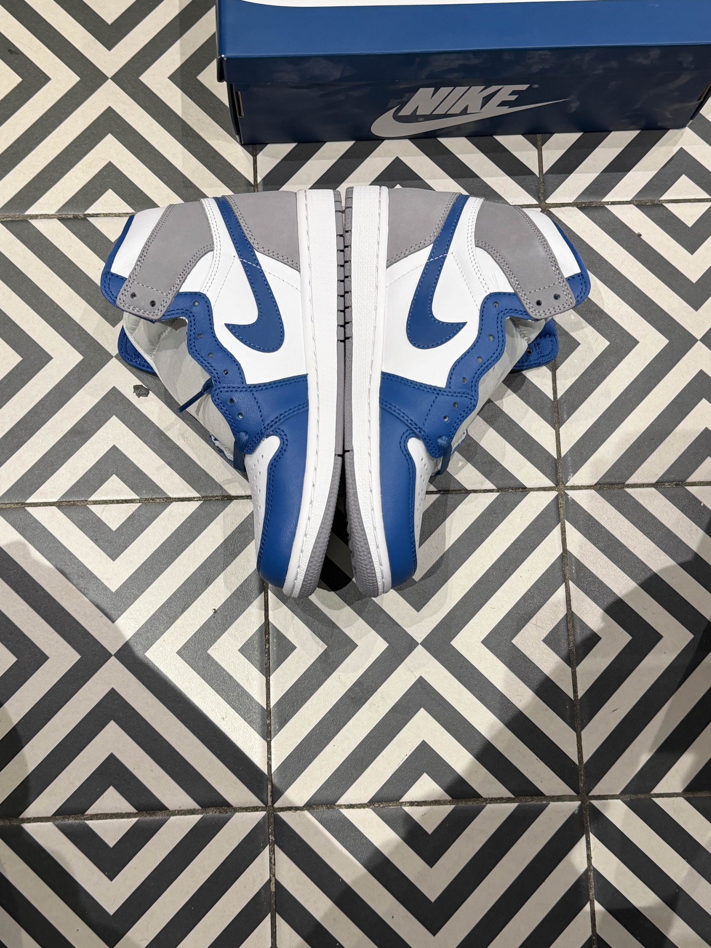 Jordan 1 High True Blue (Taille 40)