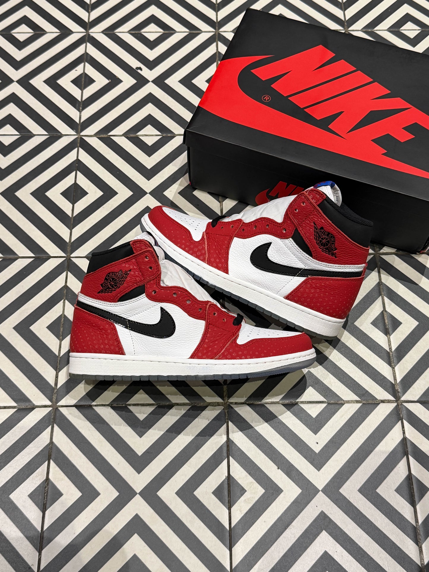 Jordan 1 High Spider Man (Taille 41)