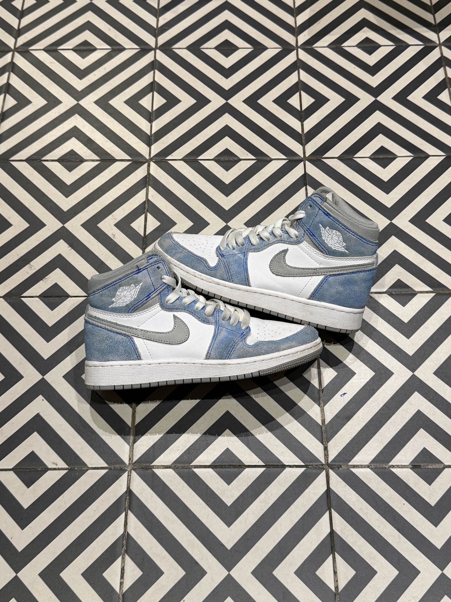 Jordan 1 High Hyper Royal GS (Taille 36)