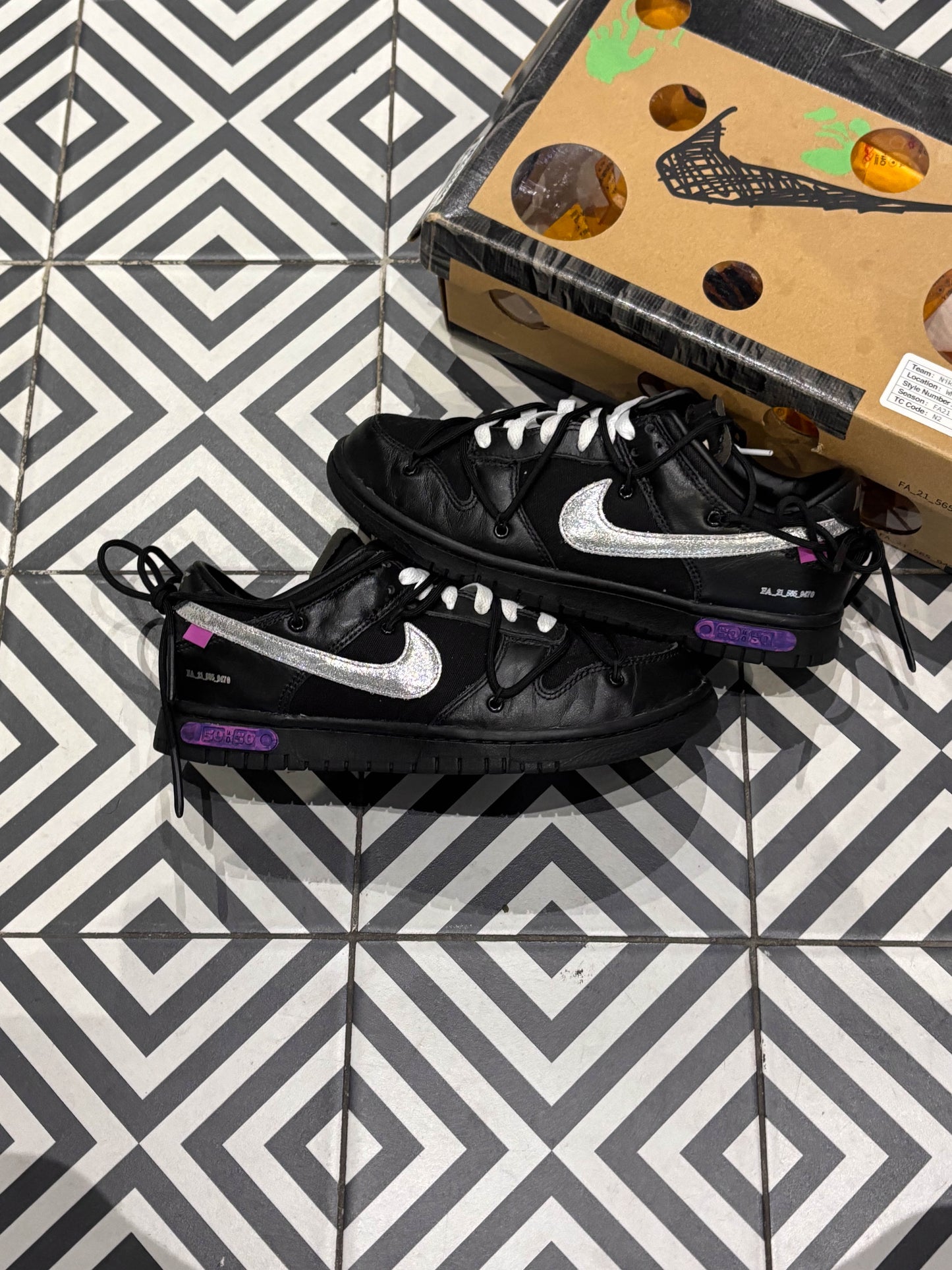 Dunk Low Off-White lot 50/50 (Taille 41)