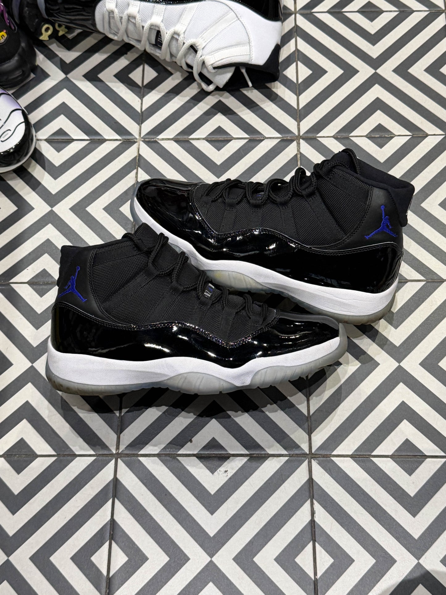 Jordan 11 Space Jam (Taille 45)