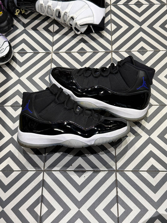 Jordan 11 Space Jam (Taille 45)