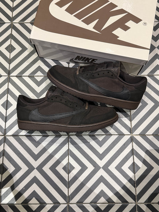 Jordan 1 Low Travis Scott Velvet Brown (Taille 44,5)