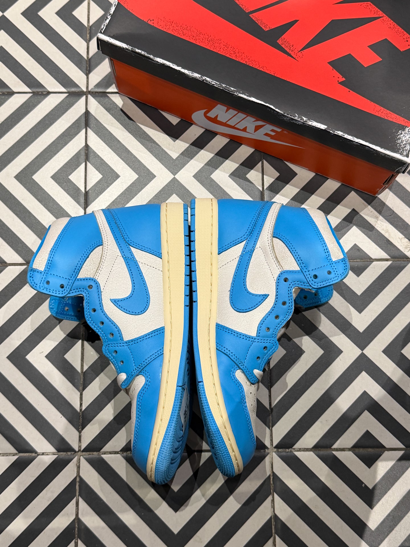 Jordan 1 High UNC Reimagined (Taille 41)