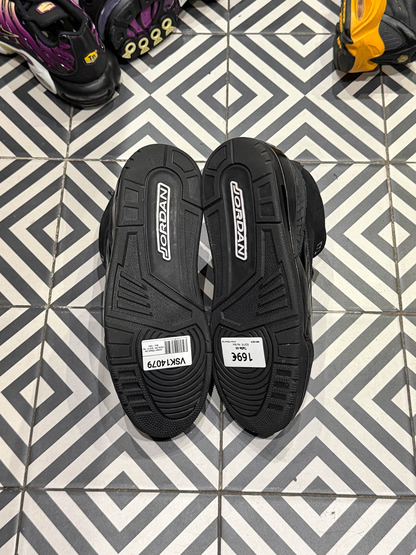 Jordan 3 Black Cat (Taille 44)