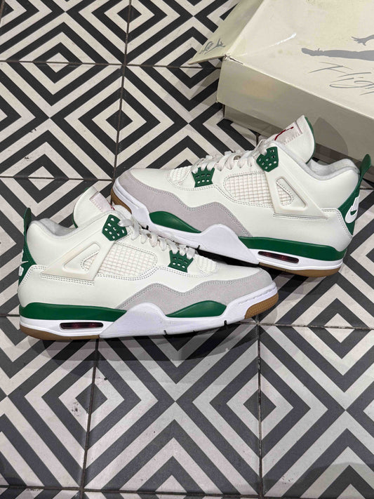 Jordan 4 SB Pine Green (Taille 45)
