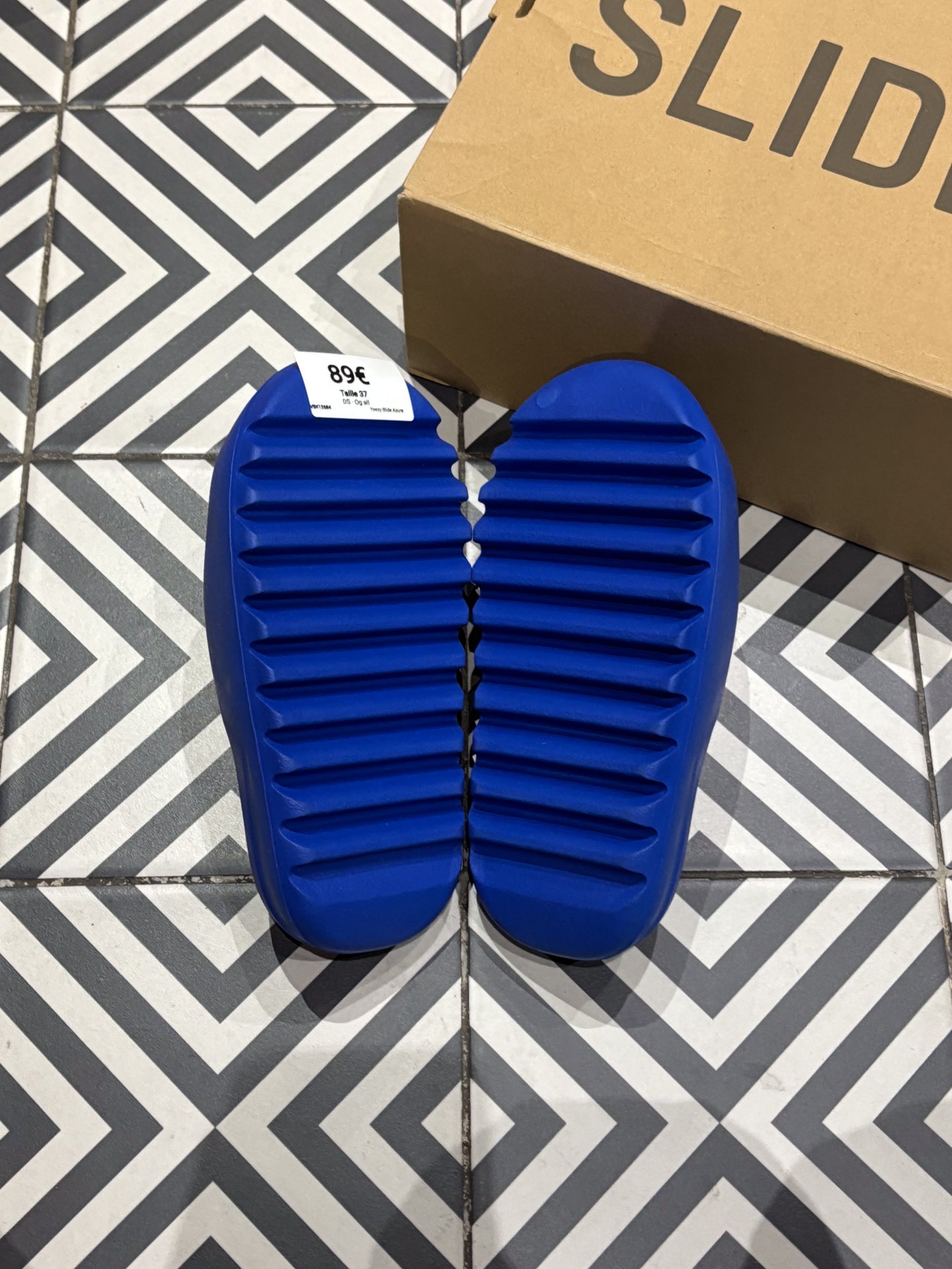 Yeezy Slide Azure (Taille 37)