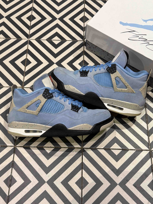 Jordan 4 University Blue (Taille 45)