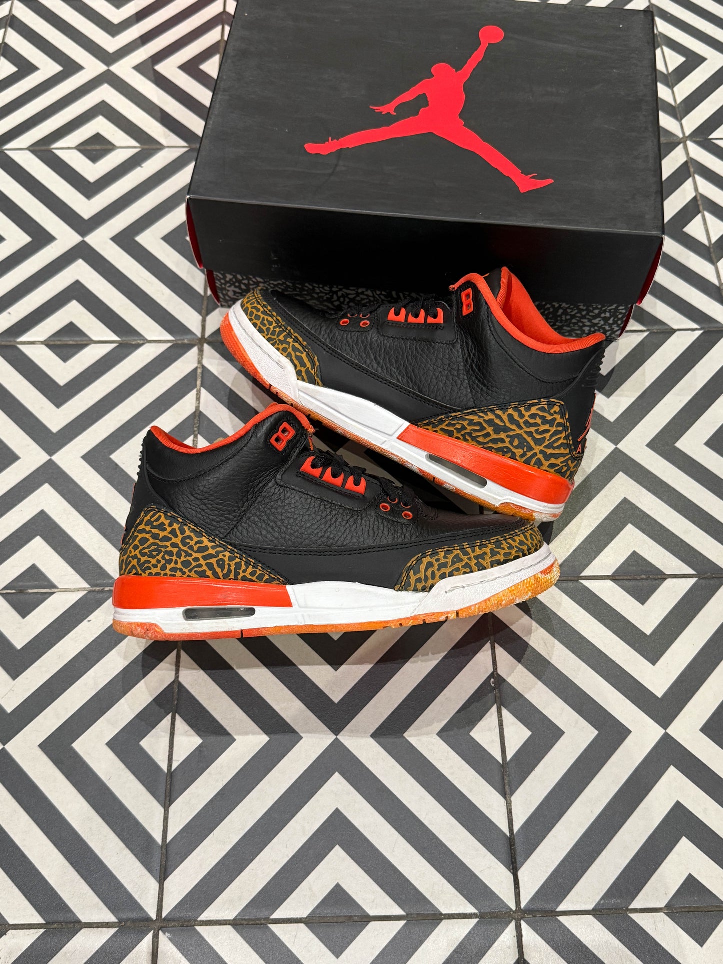 Jordan 3 Kumquat (Taille 39)