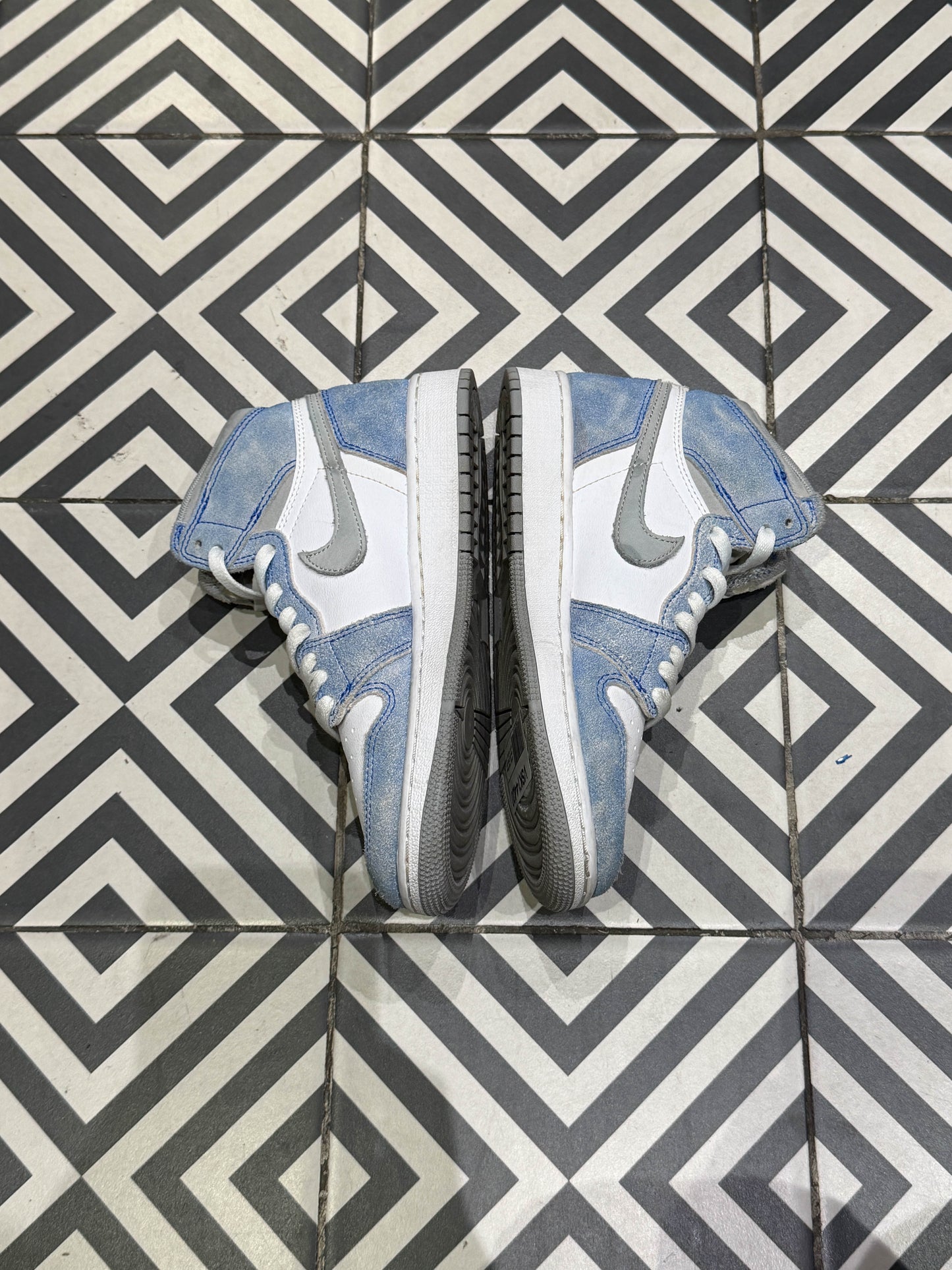 Jordan 1 High Hyper Royal GS (Taille 36)