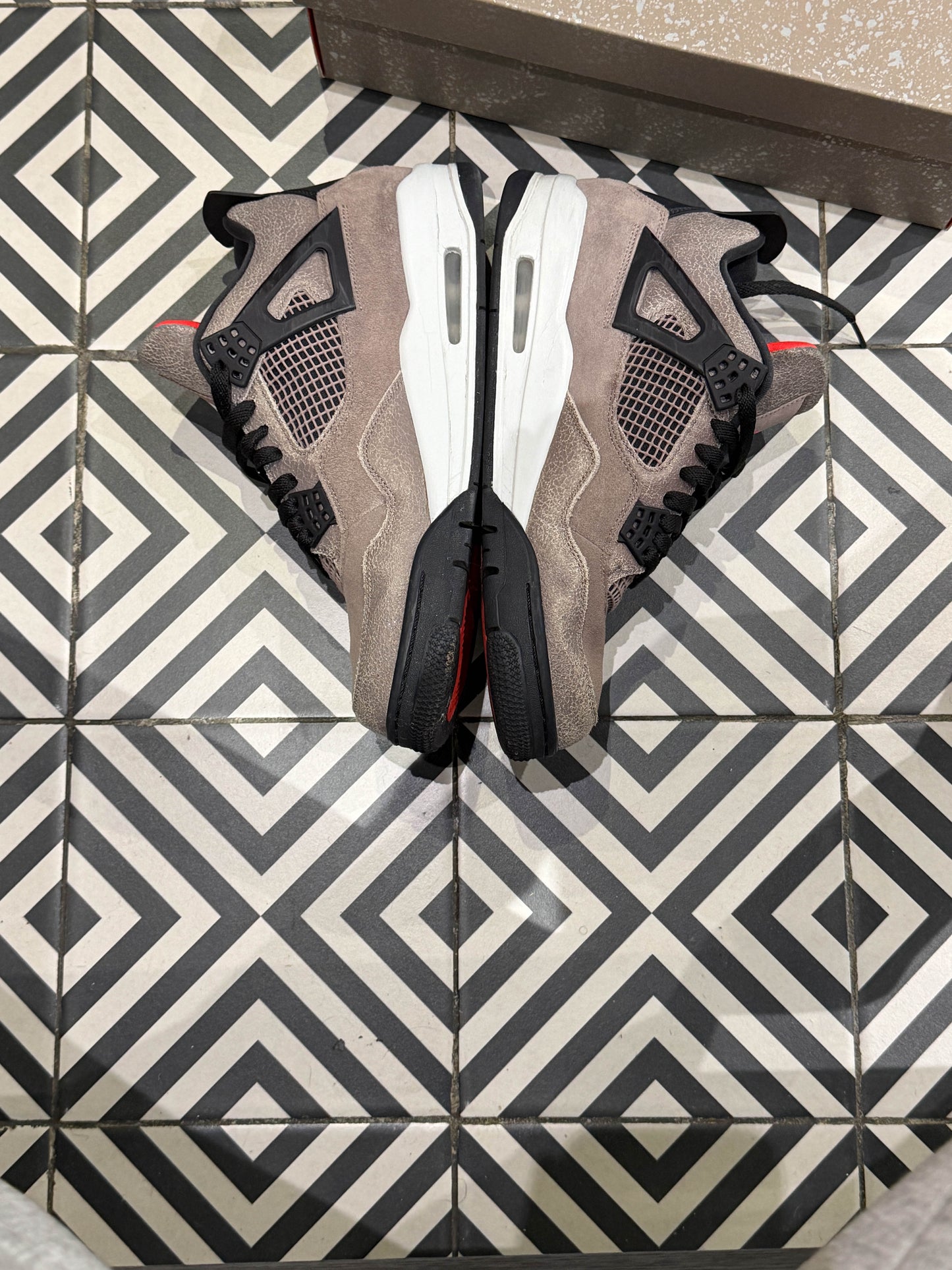 Jordan 4 Taupe Haze (Taille 45)